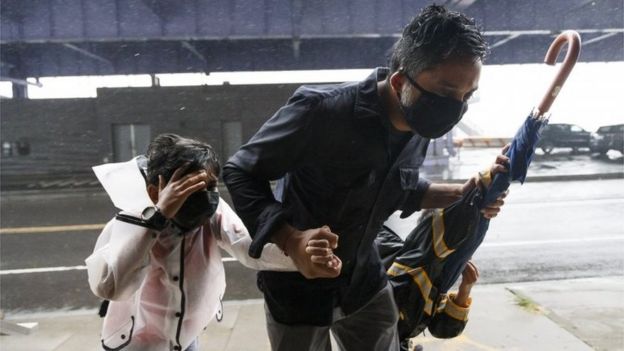 Cyclone Isaias reaches Canada after killing at least five in US