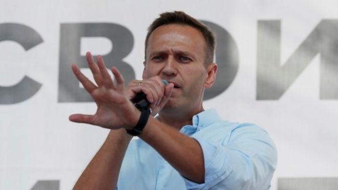 Alexei Navalny: ‘Poisoned’ Russian opposition leader in a coma