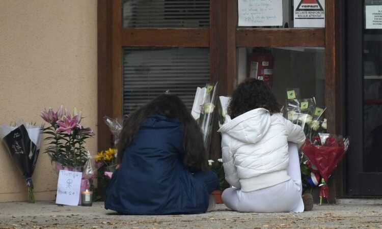  France teacher attack: Suspect ‘asked pupils to point Samuel Paty out’