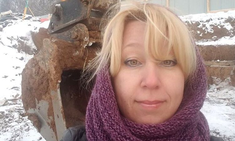 Russian editor dies after setting herself on fire
