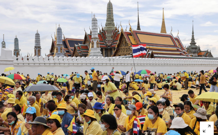Thai king says still loves protesters, Thailand is land of compromise