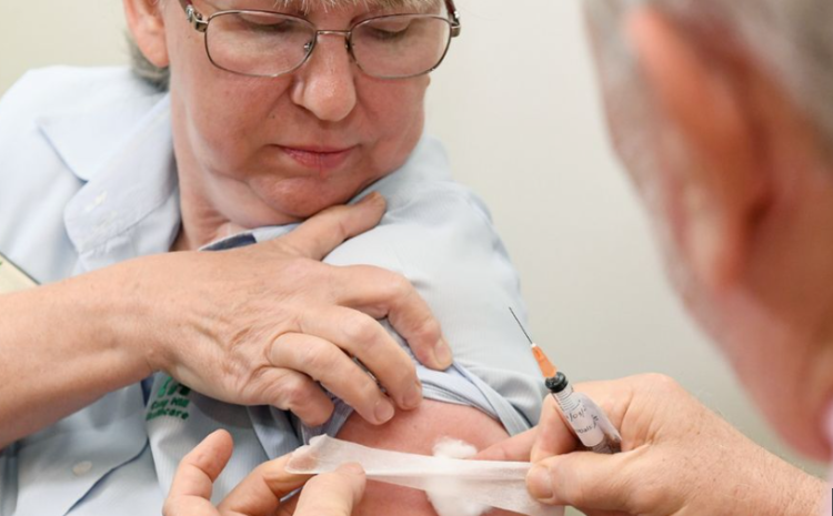  Covid: Australia falls 85% short of vaccine delivery goal