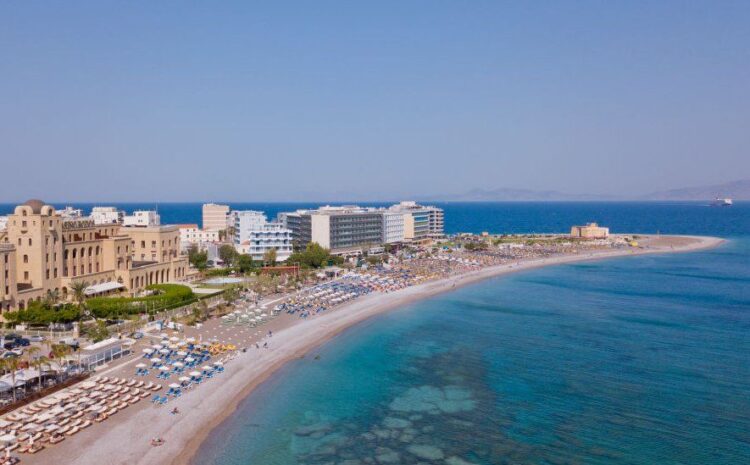 Covid-19: Dutch sign up for test holiday on Greek island