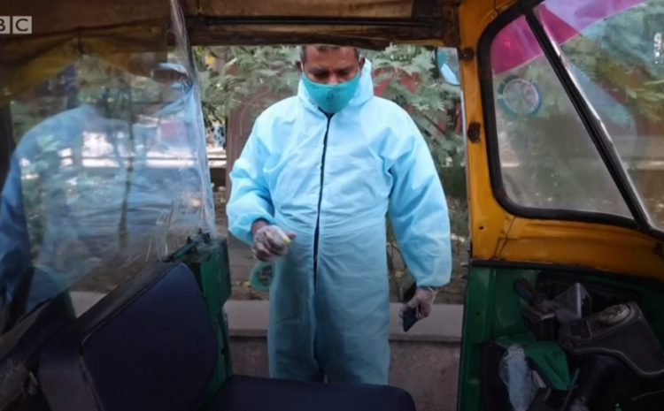 India Covid-19: The ‘tuk-tuk ambulance’ helping patients