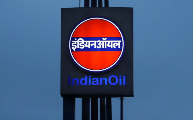 Indian oil refiners cut output, imports as pandemic hits demand