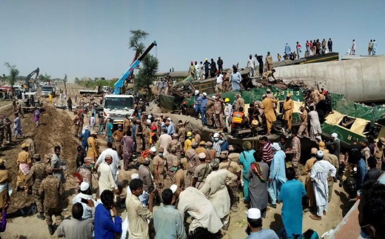 Pakistan train accident: Dozens killed in Sindh collision