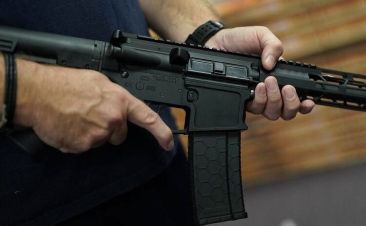  US gun laws: Judge overturns California assault weapons ban