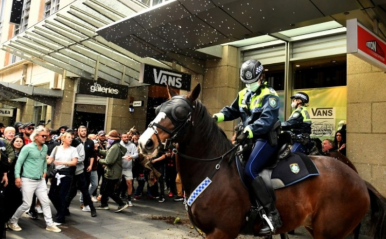  Australia Covid: Arrests at anti-lockdown protests