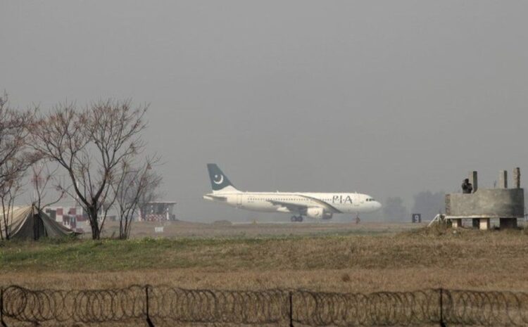  Afghanistan: Pakistan airline stops flights citing Taliban intimidation