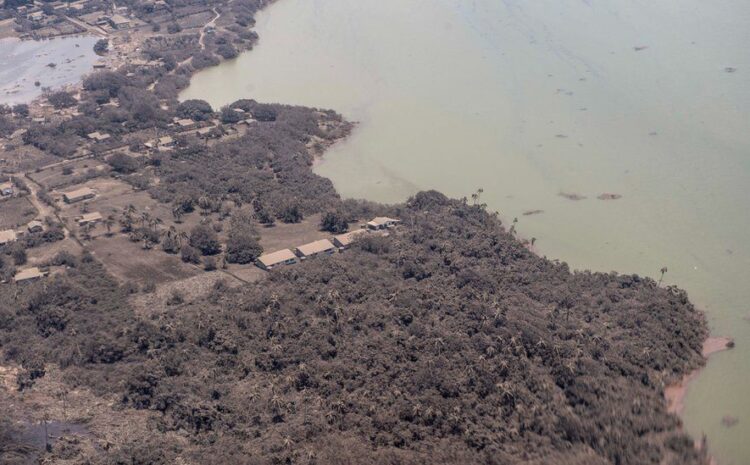  Tonga runway ash blocks New Zealand air relief