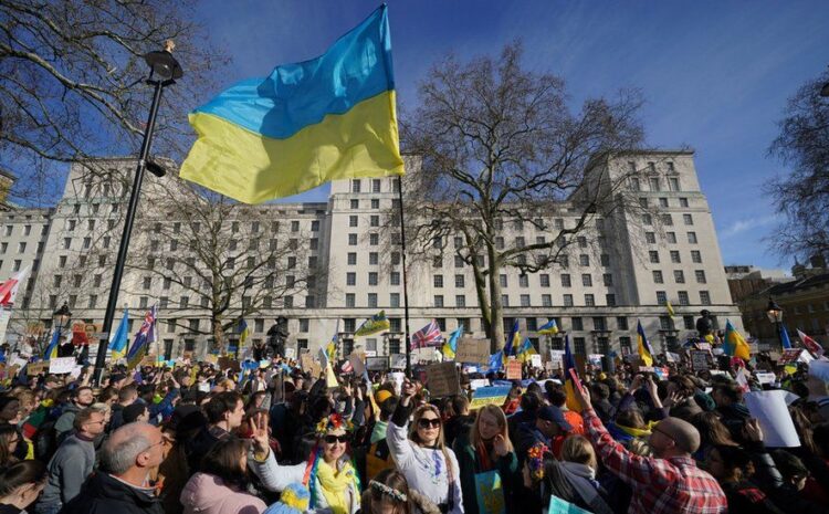 Ukraine conflict: Protests held around UK in support of Ukraine