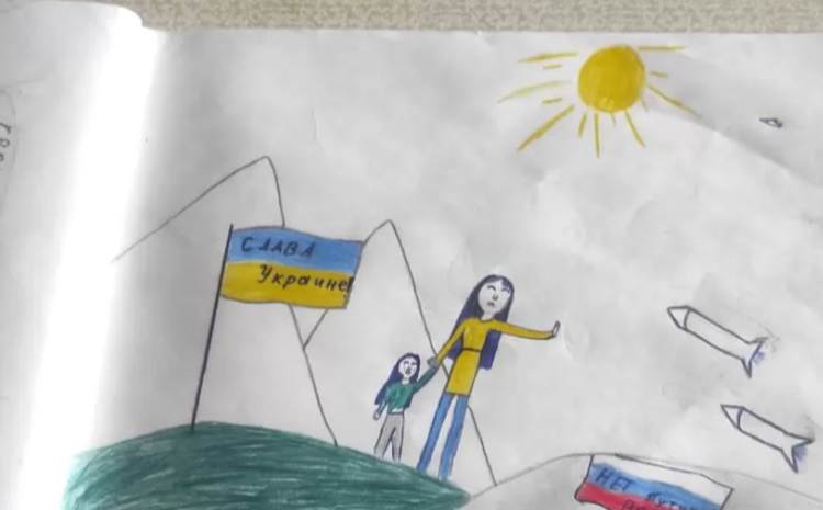 Russian whose daughter drew anti-war picture flees jail term