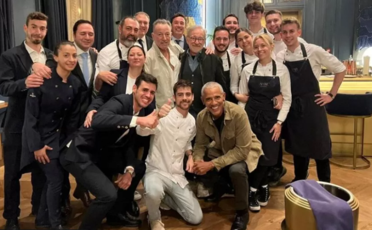 Barack Obama and friends surprise Barcelona restaurant