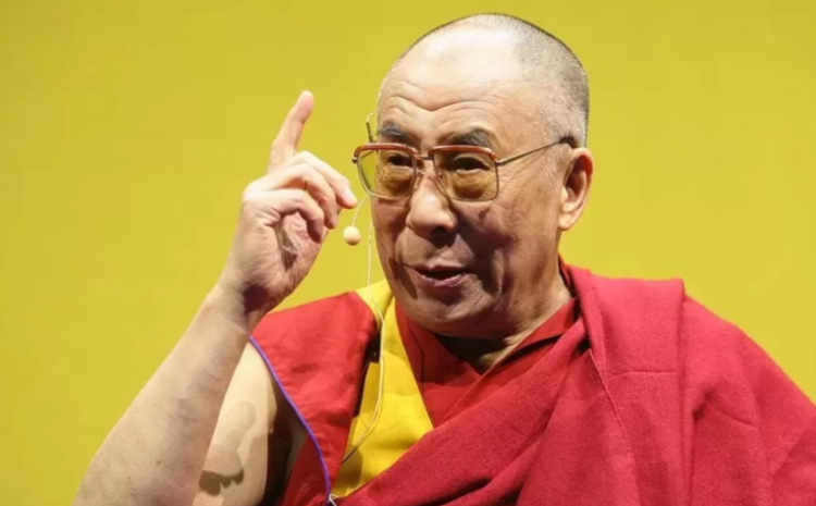  Dalai Lama defended over tongue-sucking remark