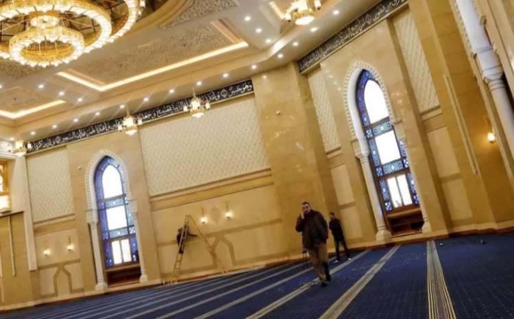 New capital’s lavish mosque angers Egyptians facing poverty