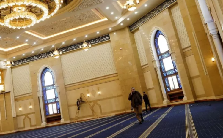  New capital’s lavish mosque angers Egyptians facing poverty